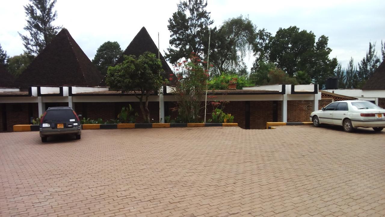 White Horse Inn Kabale Exterior photo